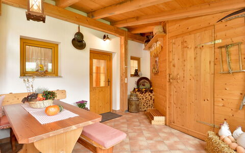 Comfortappart Eberharter: Pièce, Propriété, Bâtiment, Design Intérieur, Meubles, Plafond, Maison, Table, Immobilier, Domicile