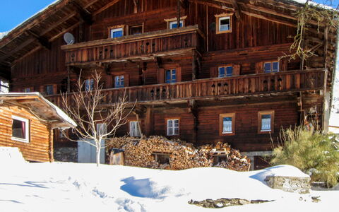 Schöser: Bâtiment, Propriété, Fenêtre, Ciel, Neige, Bois, Maison, Architecture, Arbre, Chalet