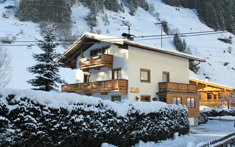Babsi: Neige, L'Hiver, Maison, Domicile, Propriété, Gelé, Ciel, Station De Montagne, Village De Montagne, Géologique Phénomène