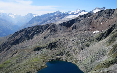 Pult: Montagne, Ciel, L'Eau, Nuage, Paysage Naturel, Pente, Terrain, Lac, Paysage