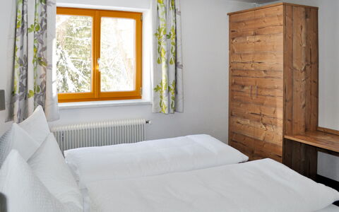 Schönblick: Chambre, Lit, Meubles, Pièce, Propriété, Cadre De Lit, Drap De Lit, Matelas, Design Intérieur, Mur