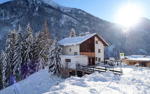 Schönblick: Ciel, Montagne, Neige, Bâtiment, Fenêtre, Maison, Pente, Arbre, Chalet, Mélèze