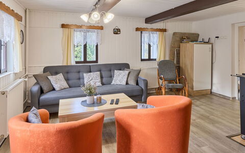 Leisure Lounge & Pool: Meubles, Bois, Design Intérieur, Sol, Sol, Pièce, Canapé, Plafond, Table, Salon