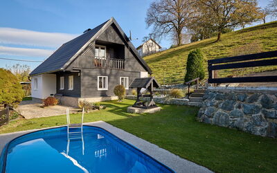 Leisure Lounge & Pool