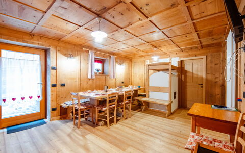 Mantel: Meubles, Propriété, Table, Bois, Design Intérieur, Fenêtre, Sol, Salle, Sol, Dur