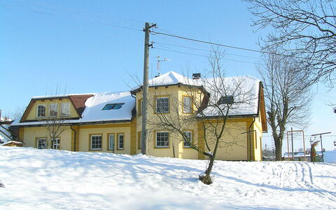 Horakova: Neige, L'Hiver, Maison, Propriété, Ciel, Ville, Gelé, Domicile, Arbre, Zone Résidentielle