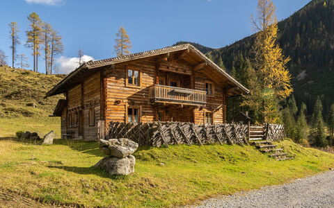 Gnadenalm: Ciel, Nuage, Plante, Bâtiment, Propriété, Fenêtre, Arbre, Bois, Maison, Montagne