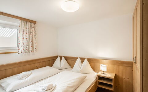 Gnadenalm: Meubles, Blanc, Bâtiment, Confort, Bois, Éclairage, Fenêtre, Design Intérieur, Sol