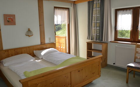 Kappl 829: Meubles, Propriété, Fenêtre, Bâtiment, Confort, Cabinetry, Bois, Design Intérieur, Ombre