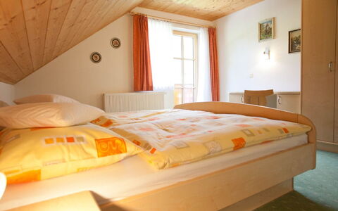 Ramsau am Dachstein 616: Lit, Pièce, Bois, Sol, Propriété, Design Intérieur, Textile, Literie, Chambre, Mur