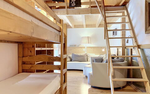 Les Cimes: Meubles, Design Intérieur, Sol, Sol, Lit, Mur, Lit Superposé, Chambre, Bois, Pièce