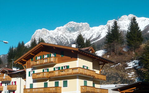 Pederiva (Sof740): Montagne, Montagnes Relief, Village De Montagne, Chaîne De Montagnes, Station De Montagne, Neige, Alpes, Propriété, L'Hiver, Ville