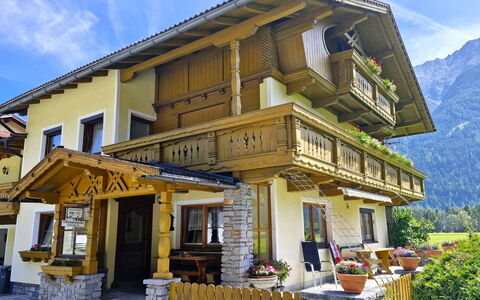 Längenfeld 681: Bois, Toit, Maison, Chalet, Domicile, Porche, Village, Lumber, Vallée, Ferme