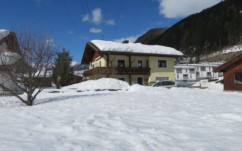 Faulhaber: Nuage, Ciel, Neige, Jour, Montagne, Fenêtre, Bâtiment, Maison, Arbre, Pente