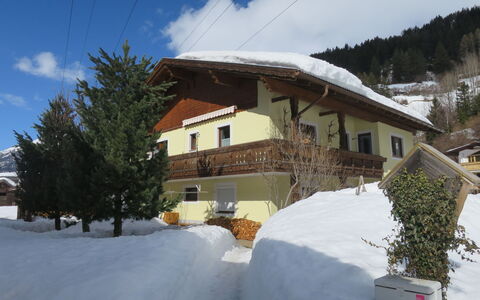 Faulhaber: Ciel, Nuage, Bâtiment, Neige, Fenêtre, Plante, Pente, Maison, Arbre, Chalet
