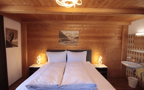 Gangerhof: Bois, Meubles, Design Intérieur, Sol, Sol, Pièce, Plafond, Chambre, Lit, Cadre De Lit