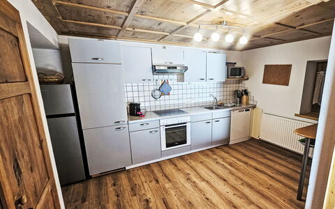 Apart 14: Bois, Meubles, Domicile, Sol, Plafond, Cuisine, Pièce, Dur, Tache De Bois, Comptoir