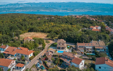Maria: Ville, Zone Urbaine, Établissements Humains, Zone Résidentielle, Ville, Photographie Aérienne, Ciel, Village, Colline, Village De Montagne