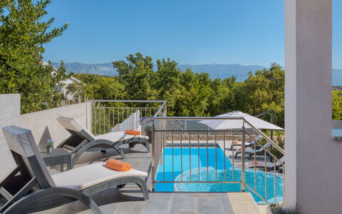 Lavendel: Propriété, Maison, Piscine, Immobilier, Domicile, Bâtiment, Pièce, Architecture, Design Intérieur, Vacances