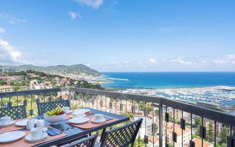Terre Bianche: Propriété, Immobilier, Ciel, Balcon, Bâtiment, Océan, Condominium, Bleu Azur, Pièce, Vacances