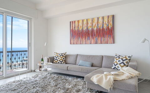 Terre Bianche: Meubles, Pièce, Propriété, Salon, Design Intérieur, Canapé, Immobilier, Mur, Sol, Maison