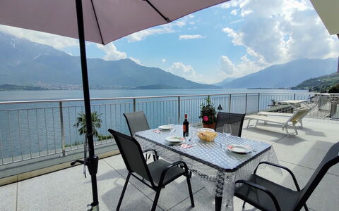 Gera Lario 618: Table, Ciel, Meubles, Propriété, L'Eau, Chaise, Montagne, Bleu Azur, Nuage, Ombre
