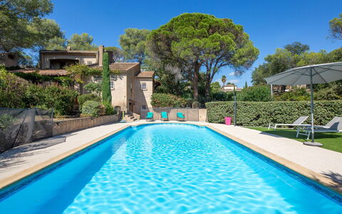 Alsabreizh: L'Eau, Plante, Propriété, Jour, Piscine, Bleu Azur, Arbre, La Nature, Ciel, Plan D'Eau
