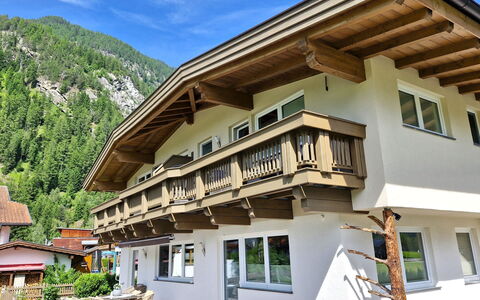 Längenfeld 656: Balcon, Village De Montagne