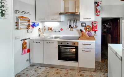 Baita dei Nonni 748.3: Cabinetry, Comptoir, Propriété, Evier, Évier, Robinet, Cuisinière, Appareil De Cuisine, Cuisine, Bois