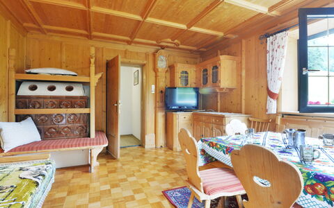 Puntea: Pièce, Propriété, Bâtiment, Meubles, Design Intérieur, Maison, Plafond, Immobilier, Domicile, Sol