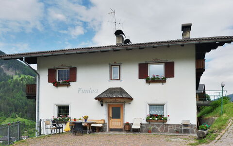 Puntea: Propriété, Maison, Bâtiment, Chalet, Zone Rurale, Immobilier, Toit, Ferme, Architecture, Façade