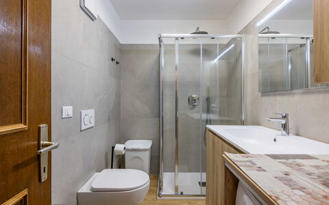 Cesa Micheluzzi (Czi712): Sol, Luminaire Plomberie, Sol, Salle De Bains, Évier, Design Intérieur, Bois, Robinet, Lavabo, Toilette