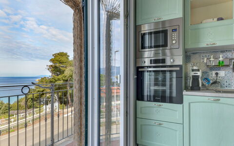 Al Tramonto: Propriété, Nuage, Cabinetry, Bois, L'Eau, Ciel, Ombre, Bâtiment, Immobilier, Appareil De Cuisine