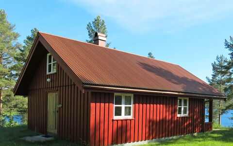 Saglia: Ciel, Bâtiment, Fenêtre, Propriété, Nuage, Plante, Bois, Arbre, Maison, Lot Terre