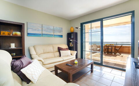 Altea 763: Pièce, Propriété, Meubles, Design Intérieur, Salon, Bâtiment, Jaune, Immobilier, Maison, Chambre