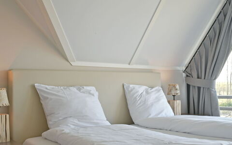 Oesterdam Resort: Meubles, Chambre, Pièce, Lit, Propriété, Plafond, Cadre De Lit, Mur, Design Intérieur, Literie