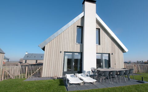 Oesterdam Resort: Ciel, Propriété, Bâtiment, Fenêtre, Lot Terre, Ombre, Bois, Herbe, Chalet, Siding
