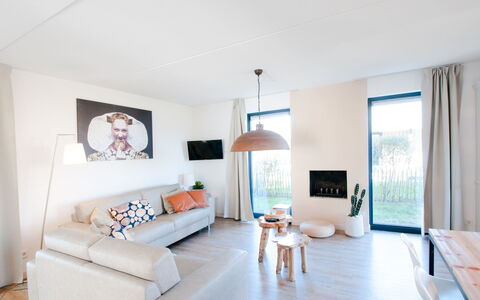 Oesterdam Resort: Pièce, Salon, Propriété, Meubles, Blanc, Design Intérieur, Maison, Bâtiment, Sol, Table Basse