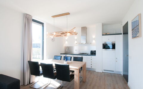 Oesterdam Resort: Pièce, Propriété, Meubles, Design Intérieur, Bâtiment, Sol, Maison, Plafond, Parquet, Table