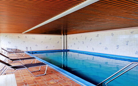 Vista Panorama: Piscine, Centre De Loisirs, Architecture, Propriété, Loisir, Bâtiment, Mur, Plafond, Maison, Pièce