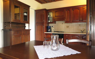 Vista Lago 1 640.8: Comptoir, Cabinetry, Pièce, Meubles, Cuisine, Propriété, Bâtiment, Dur, Tache De Bois, Design Intérieur