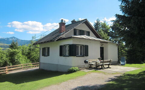 Landhaus Grüne Oase: Plante, Ciel, Bâtiment, Propriété, Fenêtre, Nuage, Arbre, Maison, Lot Terre, Paysage Naturel