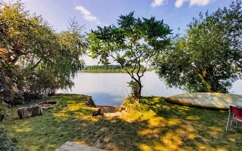 Pondside Retreat & Canoe: Nuage, L'Eau, Ciel, Plante, Ressources En Eau, Propriété, Communauté Des Plantes, Paysage Naturel, Branche, Lot Terre