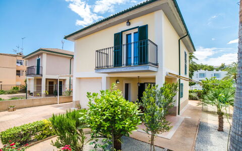 Les Savines: Propriété, Maison, Immobilier, Bâtiment, Domicile, Zone Résidentielle, Quartier, Architecture, Façade, Appartement