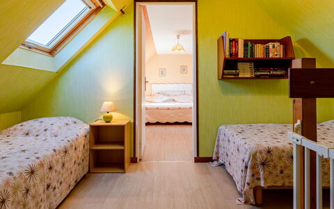 Chez Laurette: Propriété, Bâtiment, Cadre, Bois, Confort, Design Intérieur, Orange, Sol, Sol, Mur