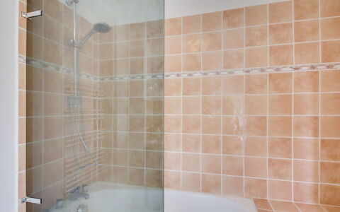 Les Portes Cartier: Baignoire, Luminaire Plomberie, Tete De Douche, Robinet, Salle De Bains, Design Intérieur, Éclairage, Architecture, Bois