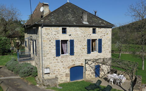 Cazals: Ciel, Plante, Bâtiment, Fenêtre, Propriété, Arbre, Maison, Lot Terre, Chalet, Herbe
