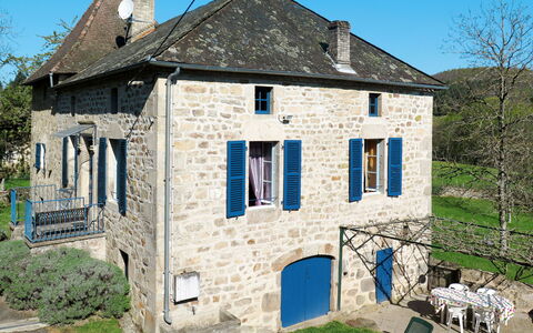 Cazals: Plante, Ciel, Bâtiment, Propriété, Fenêtre, Maison, Lot Terre, Arbre, Chalet, Porte