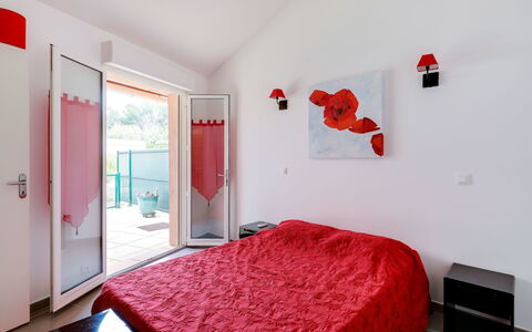 Villa Robinson: Chambre, Pièce, Rouge, Propriété, Meubles, Design Intérieur, Lit, Drap De Lit, Maison, Mur