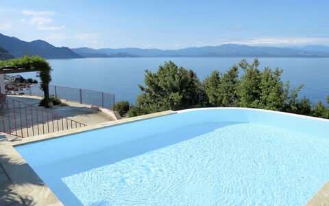 Maison Balbi: Piscine, Propriété, Bleu Azur, L'Eau, Maison, Immobilier, Vacances, Bâtiment, Villa, Biens